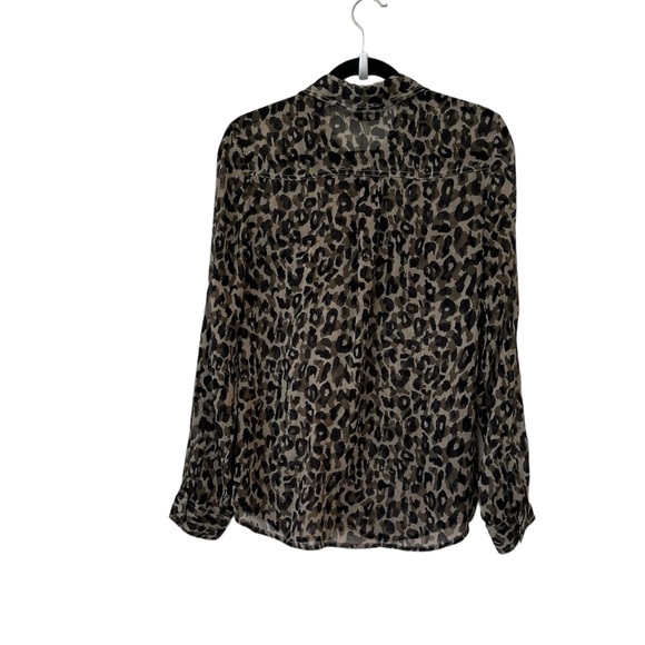 EUC OLD NAVY SHEER BUTTON DOWN - Picture 3 of 8